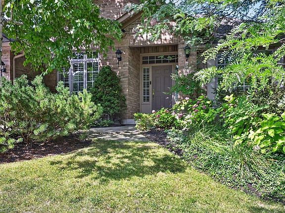 2nd image of 1092 Crofton Way