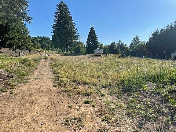 4th image of 43706 McKenzie Hwy