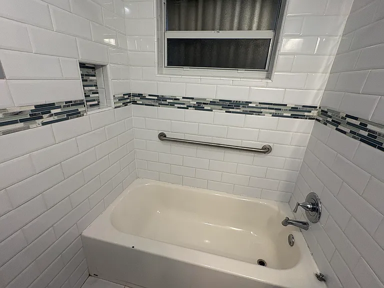 231 SW 8th St #1 — Photo 17