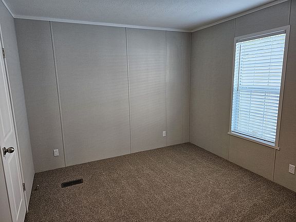 3rd image of 2316 Dogwood St #27