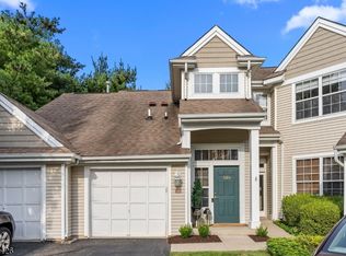 1264 Fairview Cir, Stewartsville, NJ 08886