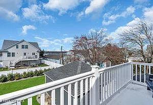 111 Sanborn Ave — Photo 29