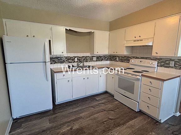2nd image of 2106 W 1st Ave #204