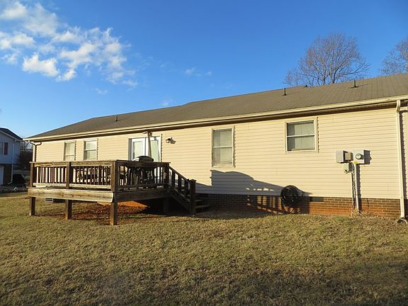 3rd image of 728 Willow Briar Ln