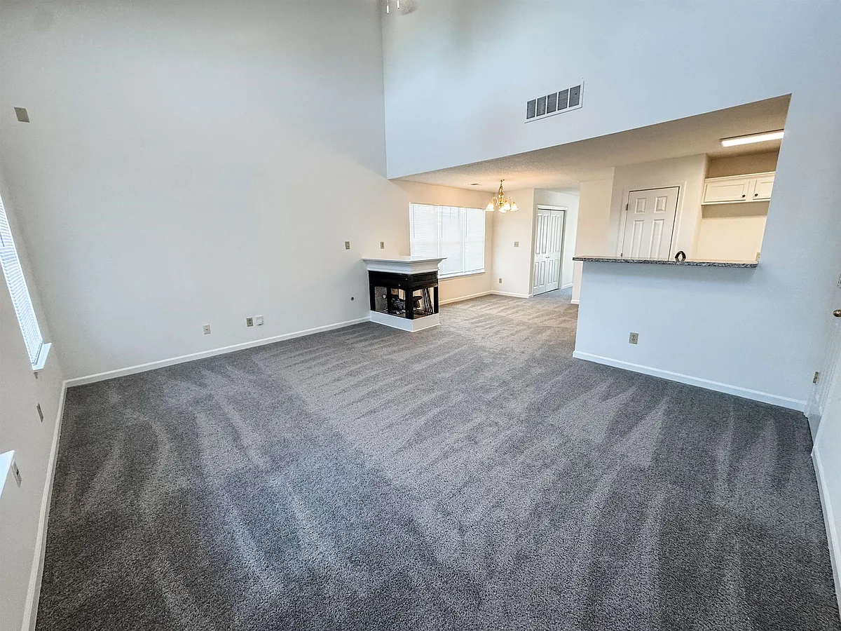 Building Photo - 7047 S Estacada Way