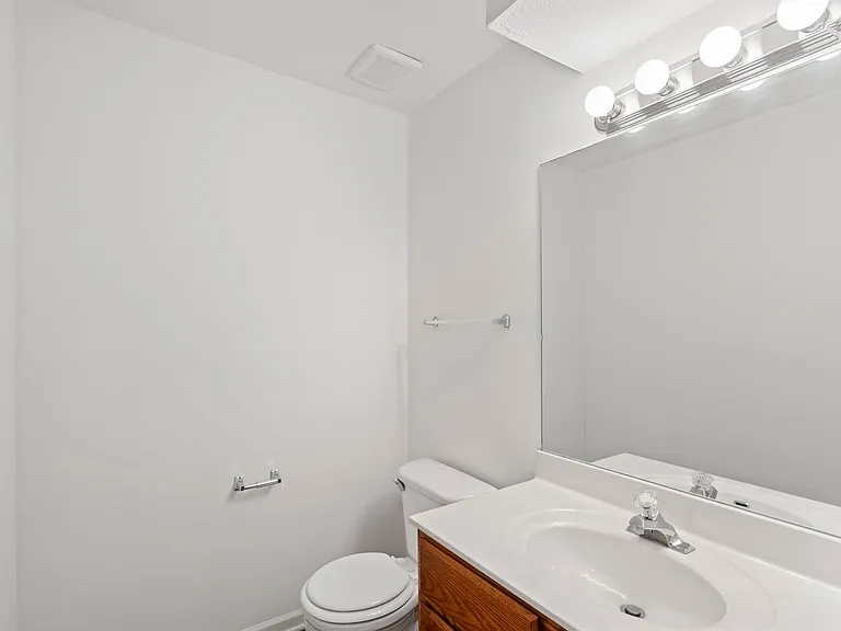 2409-2411 Northampton Dr. — Photo 21