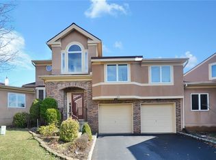 132 Kingsland Cir, Monmouth Junction, NJ 08852