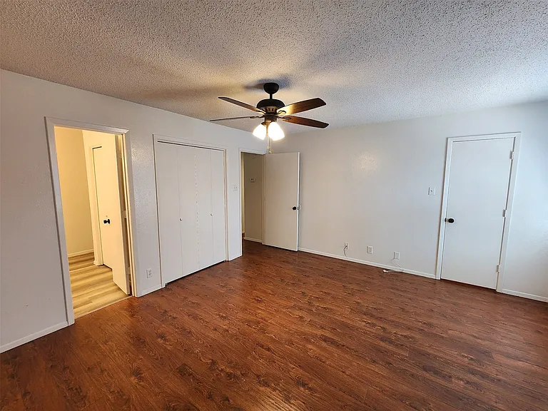 716 W Mulberry St #18 — Photo 11