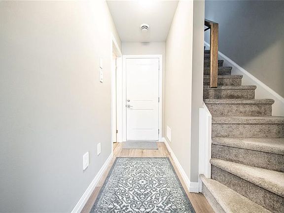 5th image of 720 Grey St #46