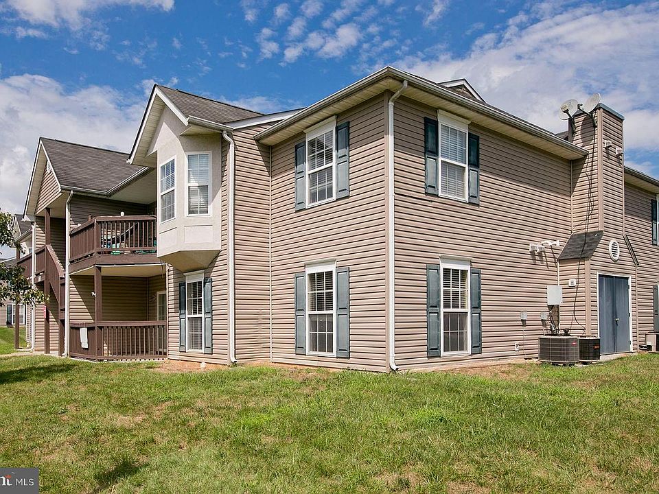1st image of 173 Brookland Ct APT 2