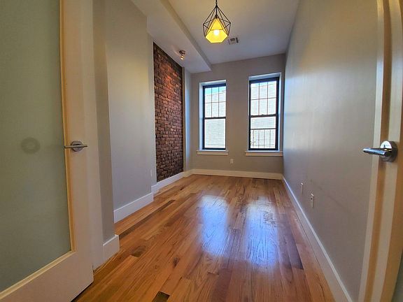 4th image of 233 Wyckoff Ave APT L2