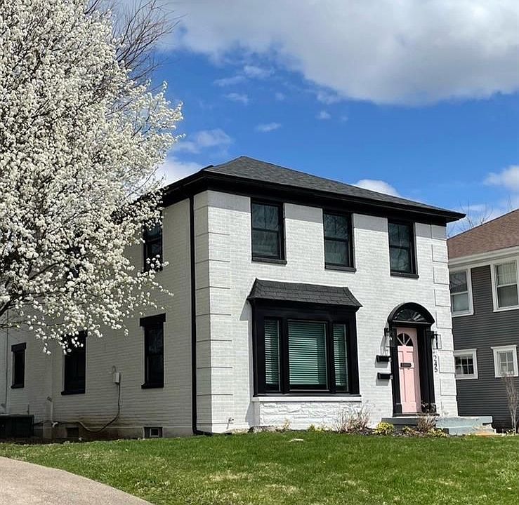 1st image of 245 Wiltshire Blvd