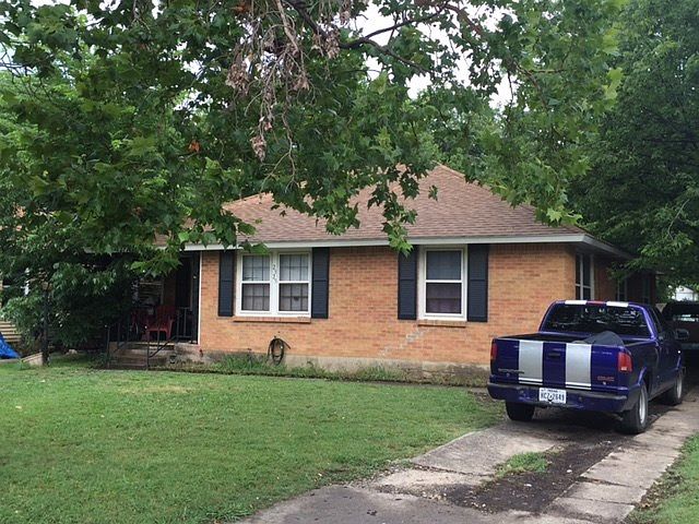 2nd image of 2325 Benbrook Dr
