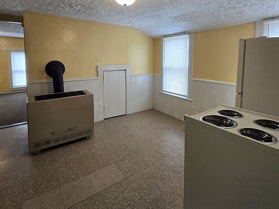 2nd image of 32 Clark St #3