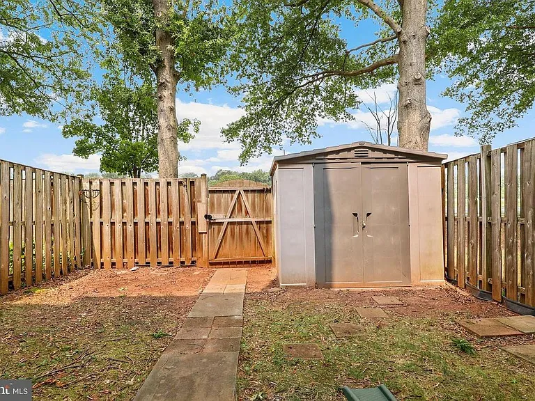 6581 Ewald Ct — Photo 27