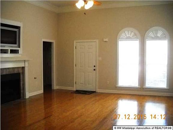 2nd image of 1385 Arbor Lakes