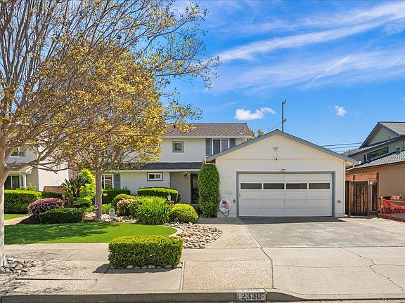 2nd image of 2330 Montezuma Dr