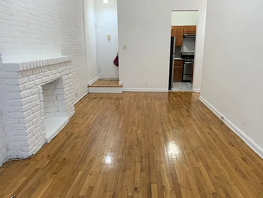 Rented by Joe Gotham LTD | media 21