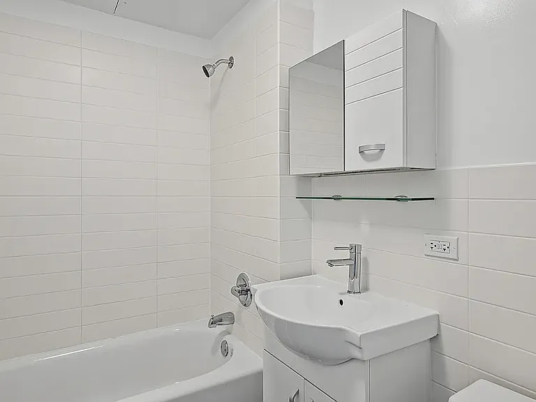 620 W 143rd St #F — Photo 6