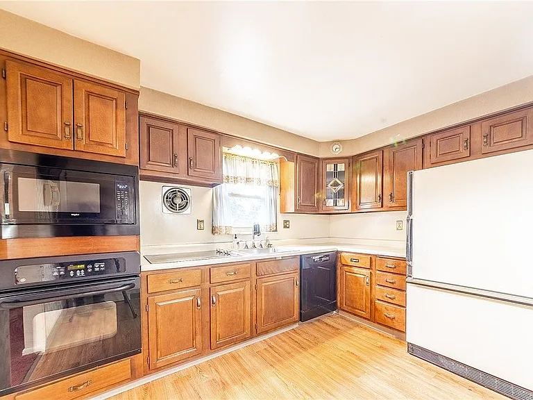 4782 Beall Dr — Photo 6