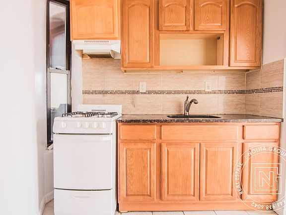 3rd image of 151 Orchard St #14A