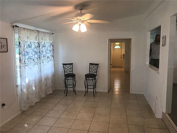 4th image of 320 Calle Liana