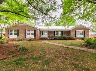 300 S 7th St, Mebane, NC 27302