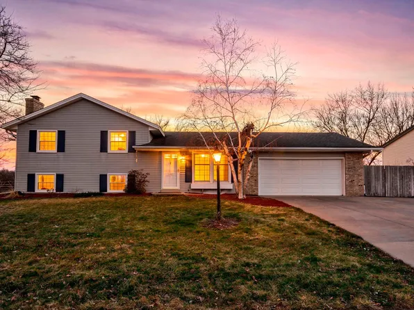 942 Hopewell Ln, Apple Valley, MN 55124