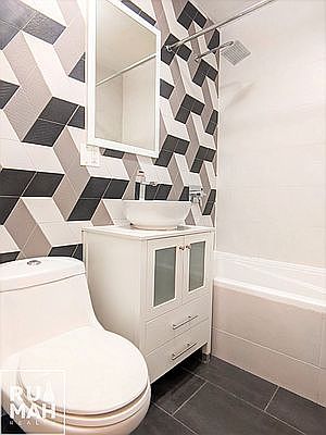 5th image of 394 Stanhope St #2L