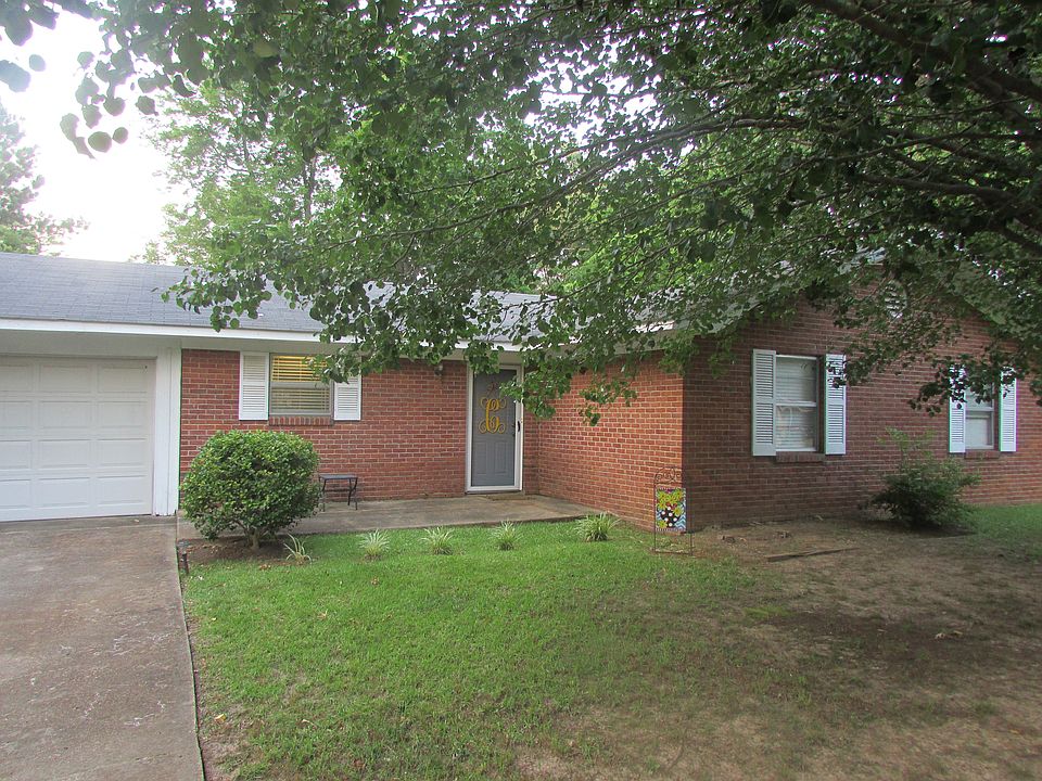 1st image of 2406 Pinoak Dr