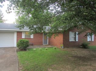 2406 Pinoak Dr, Starkville, MS 39759