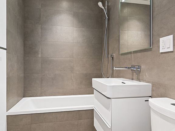 4th image of 379 Washington Ave #3A1