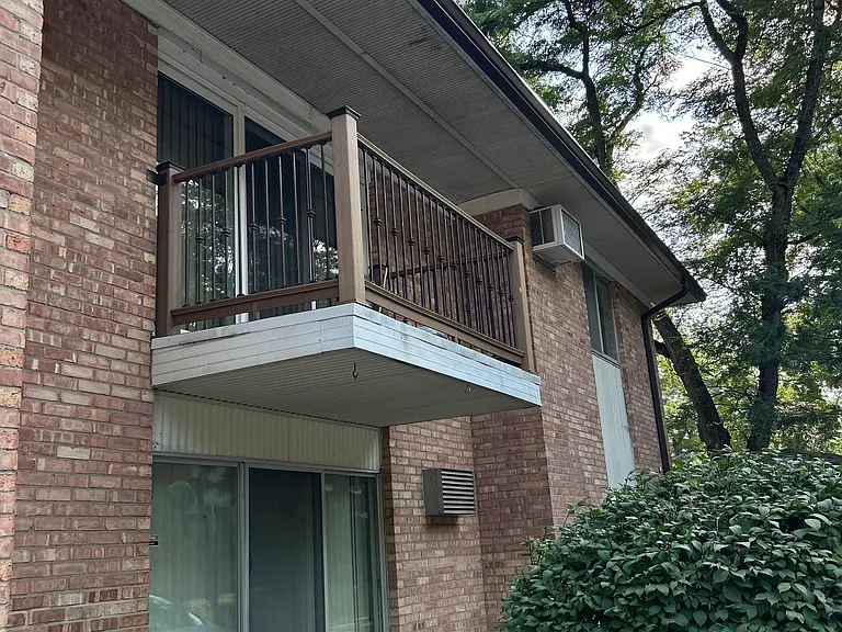 1261 Island Dr #204 — Photo 2