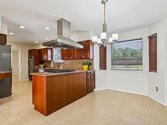 5th image of 4835 Bancroft Dr