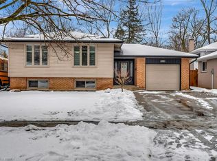 24 Madison Ave, Brantford, ON N3T5X4