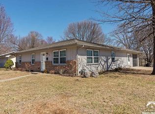 2912 Belle Haven Dr, Lawrence, KS 66046