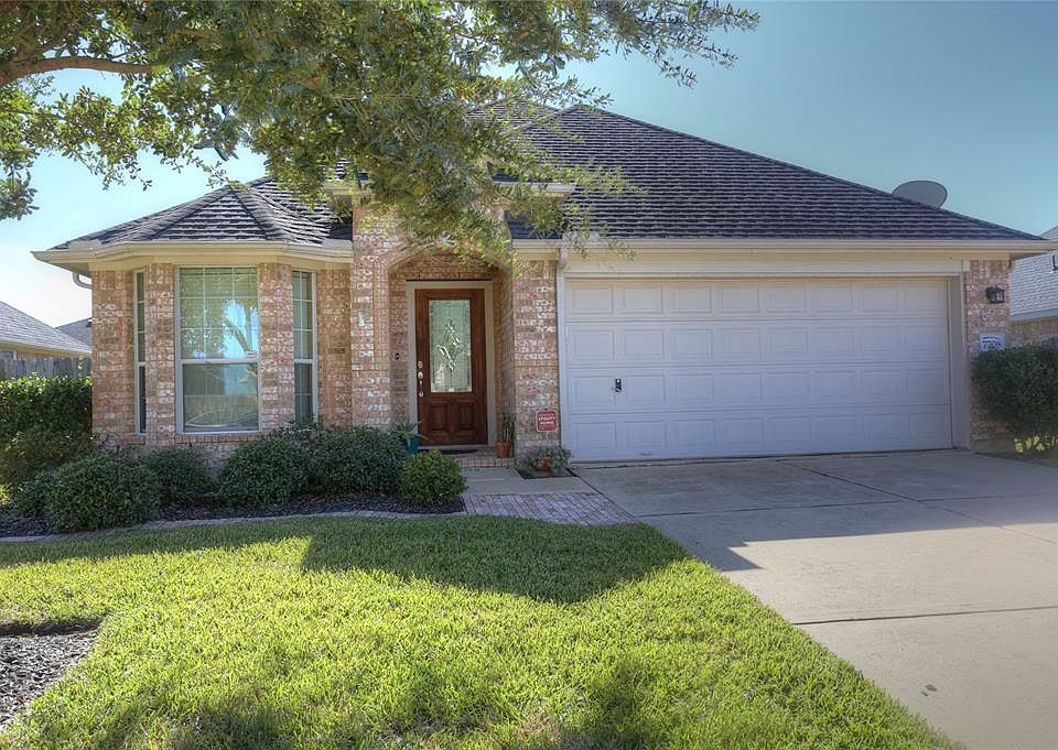 1st image of 7708 Lakeside Manor Ln