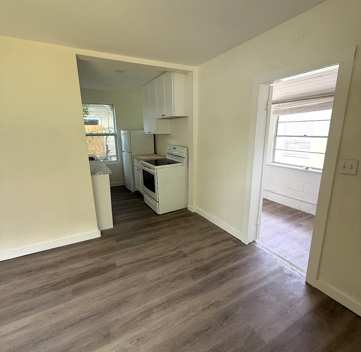 1 bed, 320 sqft, $1,400 — Photo 1