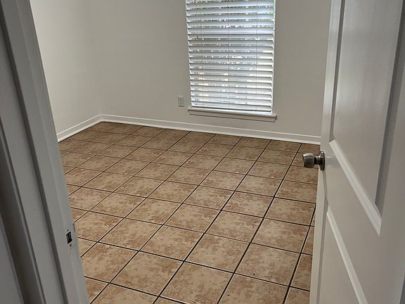 5th image of 1508 Valleyridge Dr #A