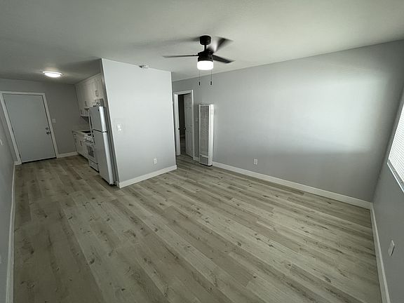 4th image of 3873 Cottonwood St