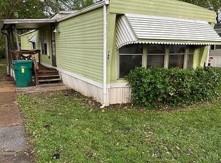 769 Willow Creek Dr, Fenton, MO 63026