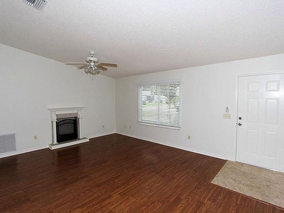 3rd image of 2786 Privada Dr