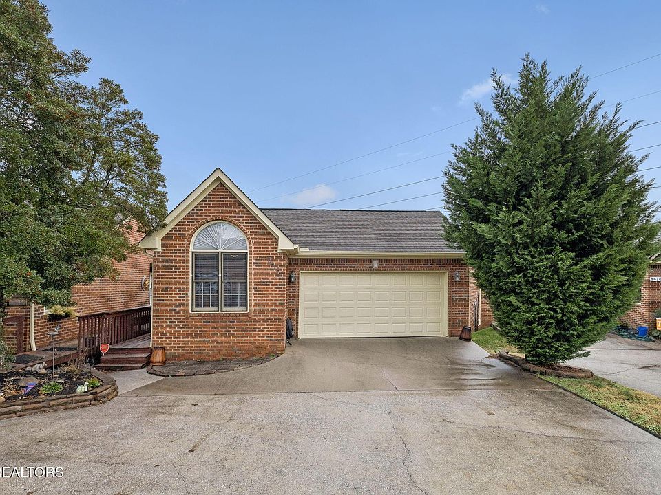 1st image of 8414 Woodbend Trl