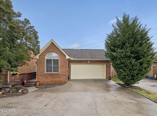 8414 Woodbend Trl, Knoxville, TN 37919