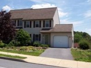 487 S 9th St, Akron, PA 17501