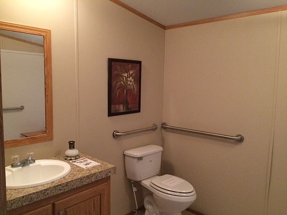 4th image of 200 Circle West Dr