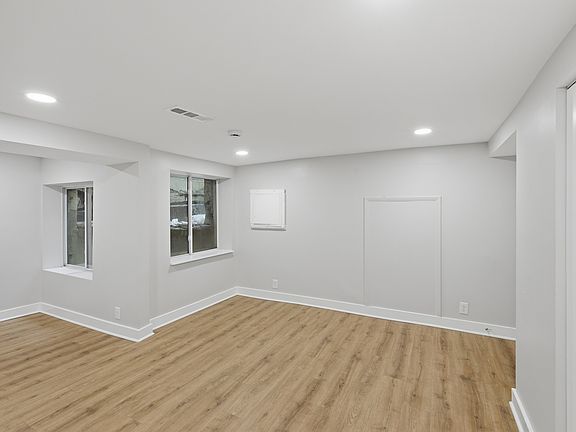 5th image of 2388 Champlain St NW Unit 3