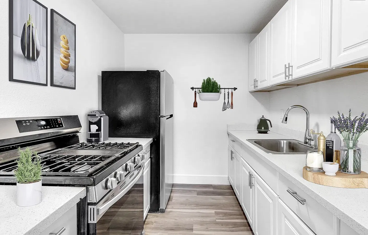 2 bed, 910 sqft, $1,745 — Photo 1