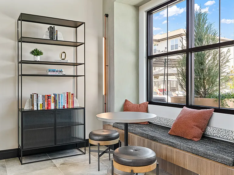 The Logan Luxury Apartments — Photo 38