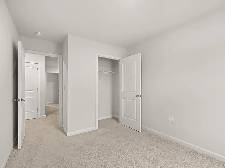 5976 Skylar Dr — Photo 32